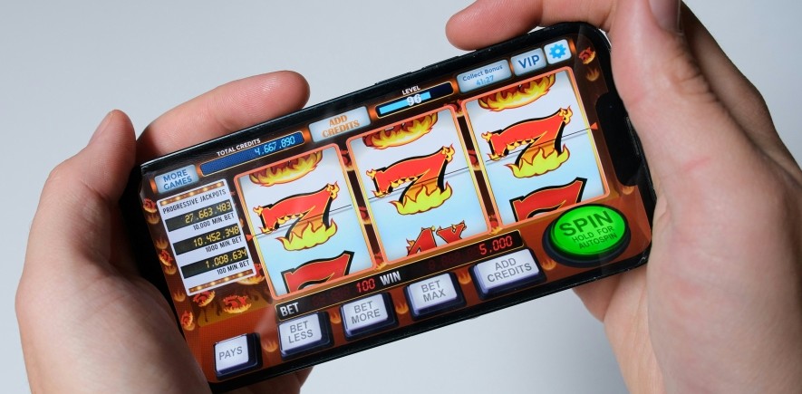 Online gambling ads disproportionately target vulnerable young men, new research has found.